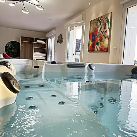 بيت ضيافة 4as Paris 4*